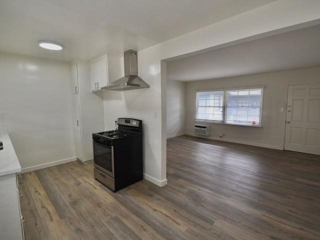 Apartment for rent in Van Nuys Neighborhood Council District, Canoga Park