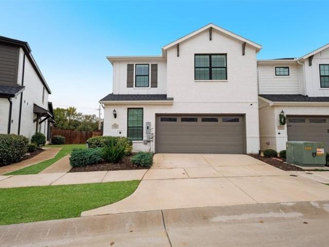 Townhouse for sale in Denton, Texas