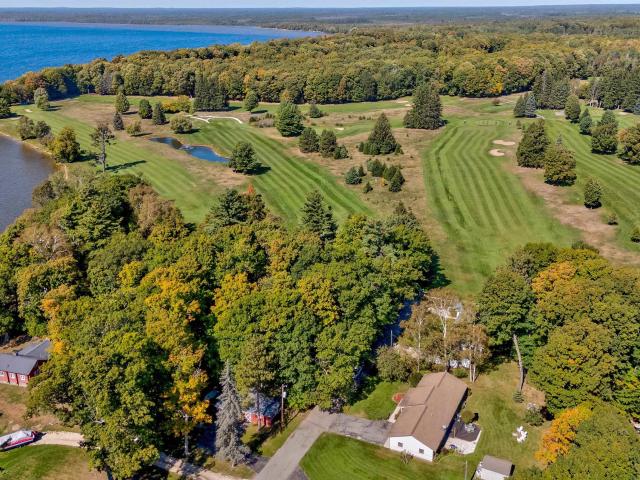 House for sale in Ossawinamakee Beach, Hiawatha Township