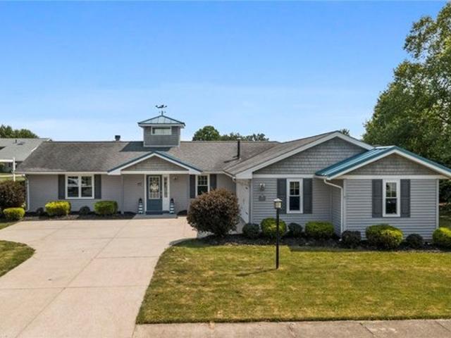 House for sale in Aurora Shores, Aurora