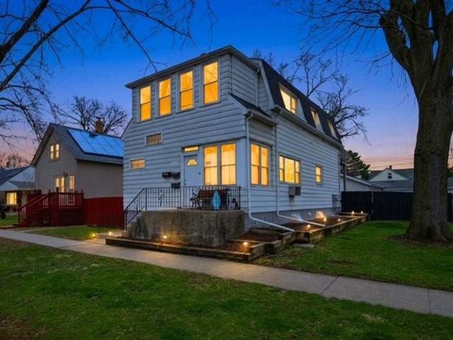 House for sale in Blue Island, Illinois