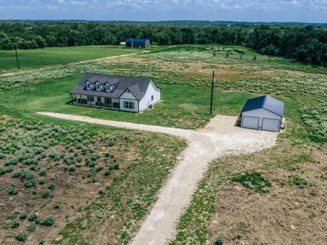 House for sale in Milam, Texas