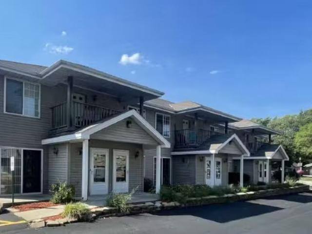Condo for rent in Brookfield