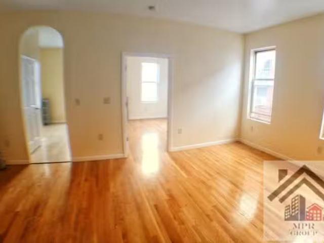 Condo for rent in Astoria, The Bronx