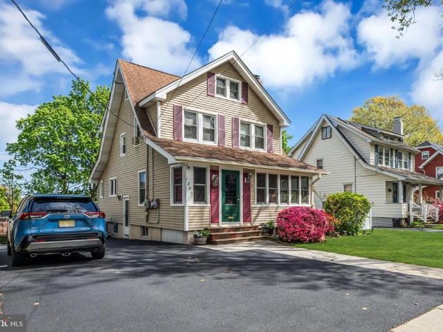 House for sale in Teaneck, New Jersey