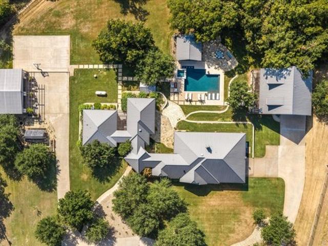 House for sale in Glen Rose, Texas