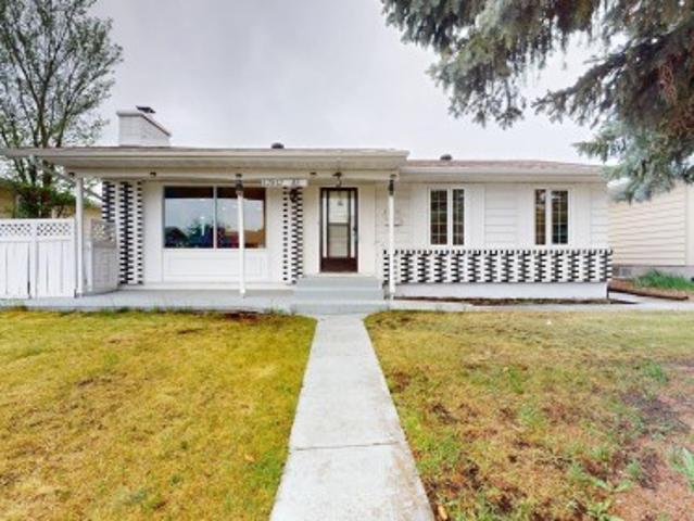 House for sale in Wedgewood, Alberta