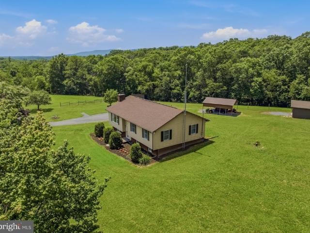 House for sale in Berkeley Springs, West Virginia