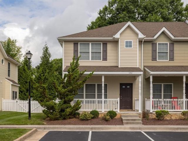 Townhouse for sale in Virginia