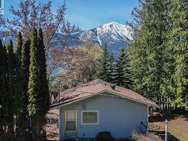 House for sale in Sirdar, British Columbia