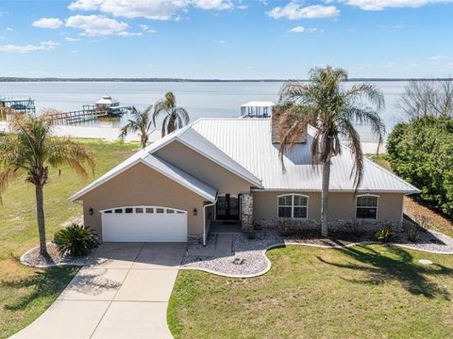 House for sale in Ocklawaha, Florida