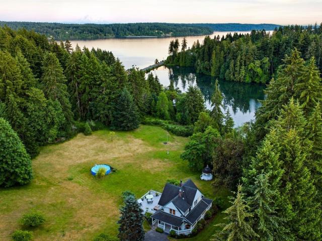 House for sale in Olalla, Washington