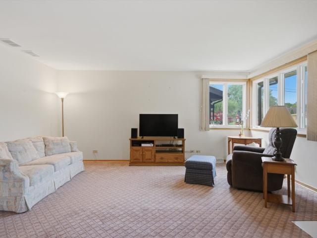 House for sale in Crestwood, Illinois