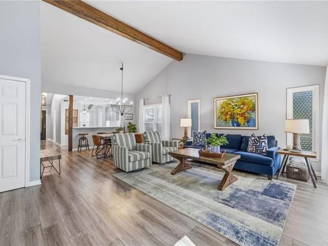 Townhouse for sale in Leawood, Johnson County