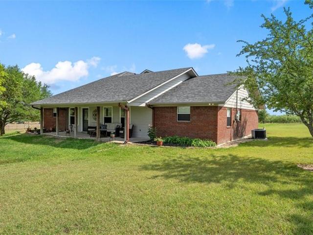 House for sale in Rogers, Texas