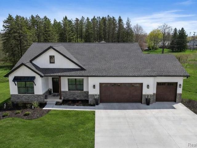 Condo for sale in Fenton, Michigan