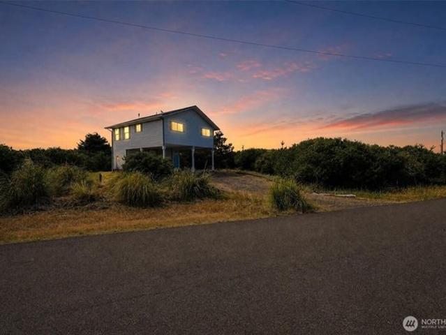 House for sale in Ocean Shores, Washington