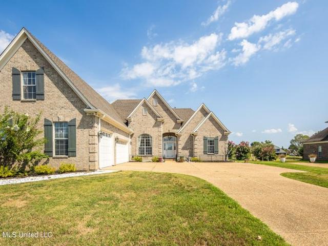 House for sale in Nesbit, Mississippi