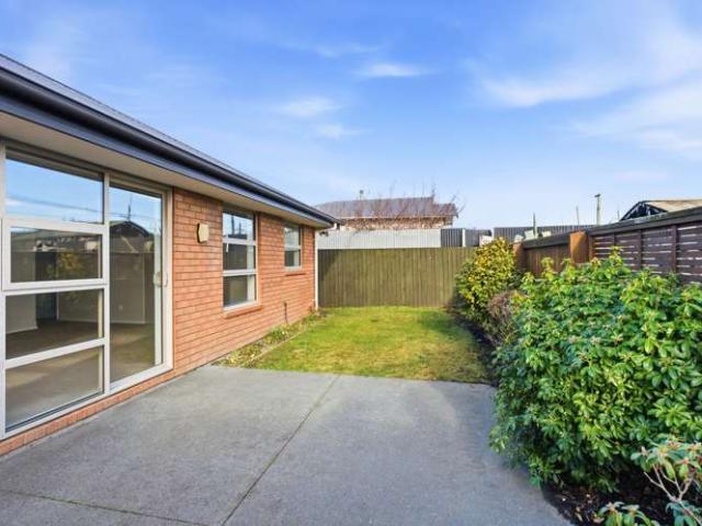 Apartment for sale in Chaslands, Canterbury