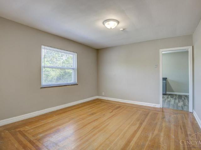 House for sale in Roselawn, Ohio