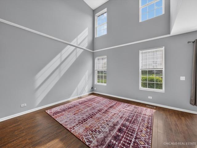 Townhouse for sale in Round Lake, Illinois