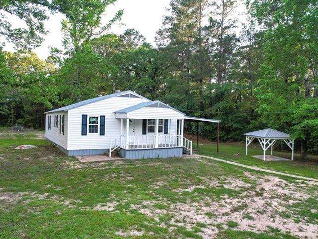 House for sale in Broaddus, Texas