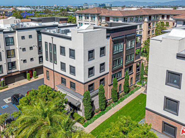 Condo for sale in Canoga Park, California