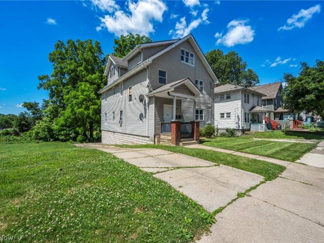 House for sale in Summit, Ohio