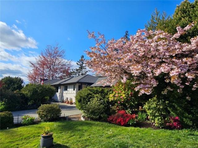 House for sale in Saanich, British Columbia