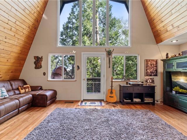 House for sale in Cedar Glen, California