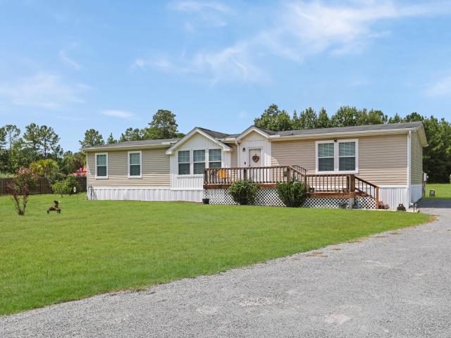 House for sale in Bonneau, Berkeley County