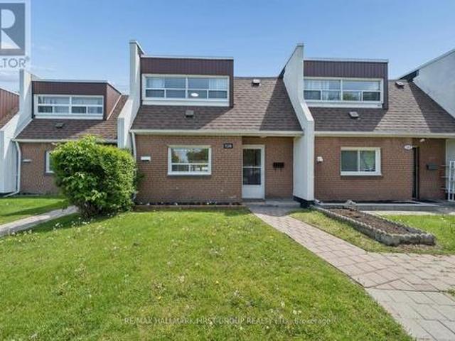 Townhouse for sale in Woburn, Ontario