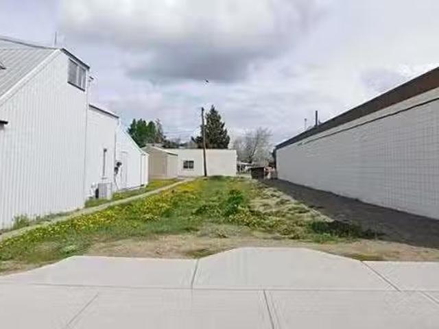 House for sale in Claresholm, Alberta