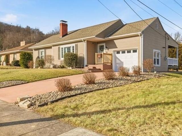 House for sale in Bedford, Pennsylvania