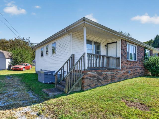 House for sale in Dickson, Middle Tennessee