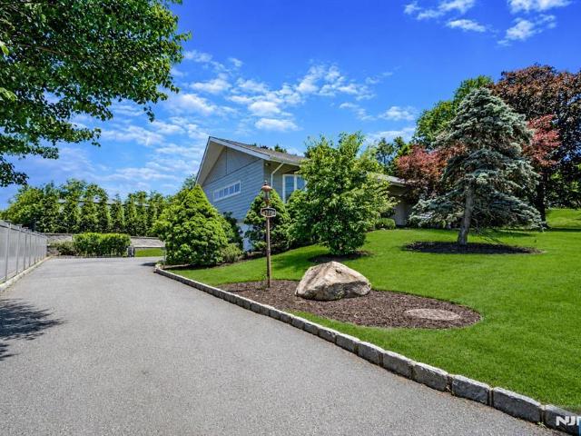 House for sale in Fairfield, New Jersey