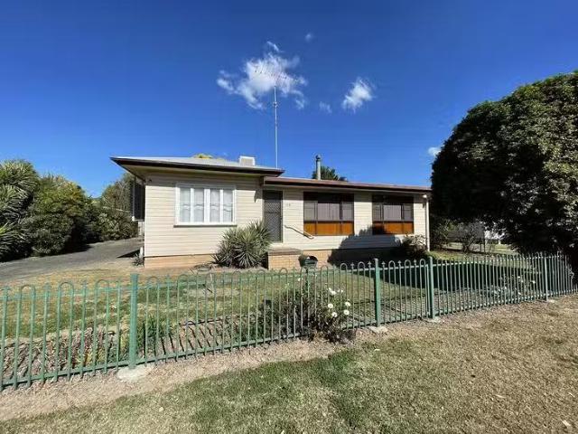 House for rent in Wallangarra, Queensland