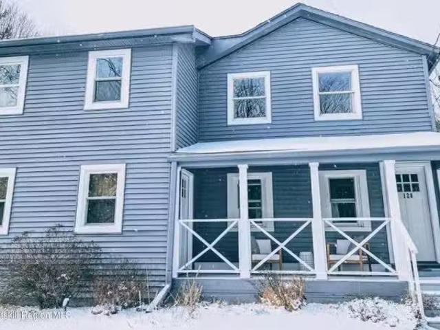 House for rent in Kingston