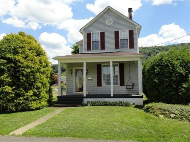 House for sale in Chester, West Virginia