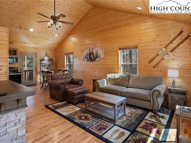 House for sale in Purlear, North Carolina