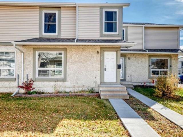 Townhouse for sale in Deer Ridge, Calgary