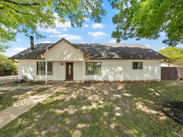 House for sale in Hewitt, Texas