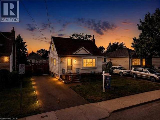House for sale in Ancaster, Ontario
