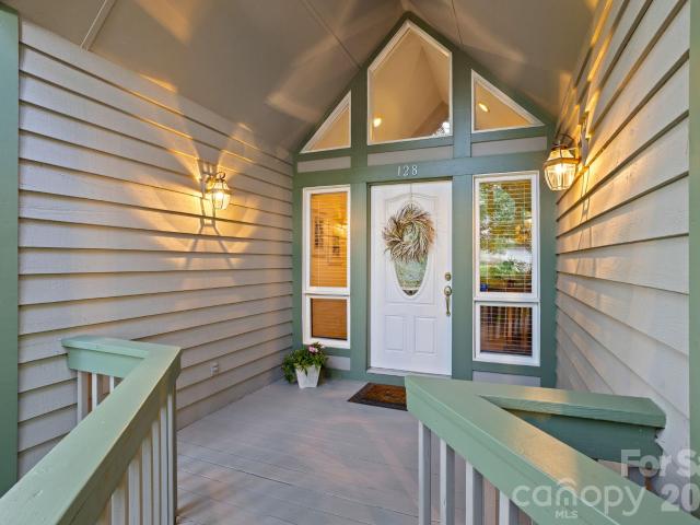 Condo for sale in East Flat Rock, North Carolina
