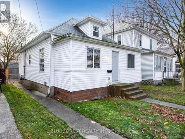 House for sale in Chatham–kent, Ontario