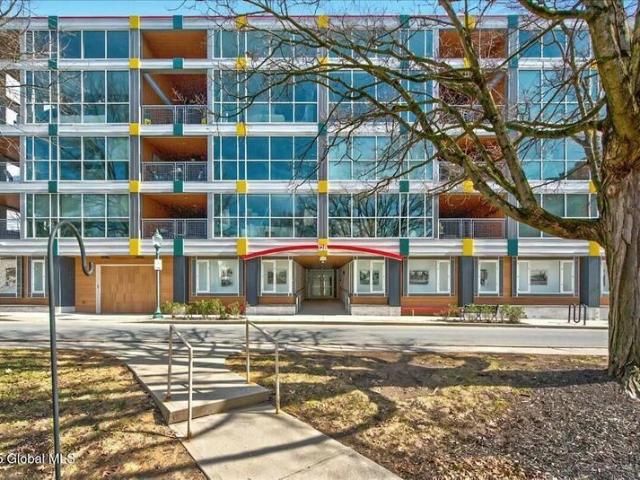 Condo for sale in Saratoga Springs