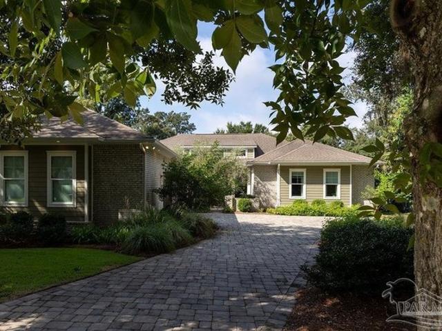 House for sale in Gulf Breeze, Santa Rosa County