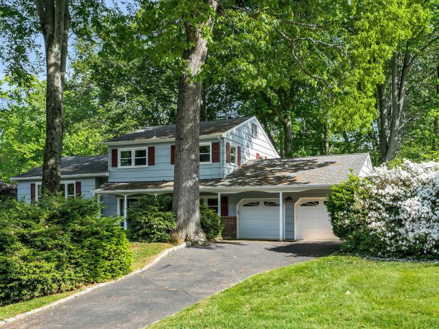 House for sale in Lincroft