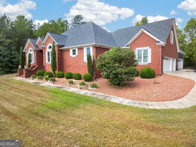 House for sale in Oaks at Willow Lake, Milledgeville