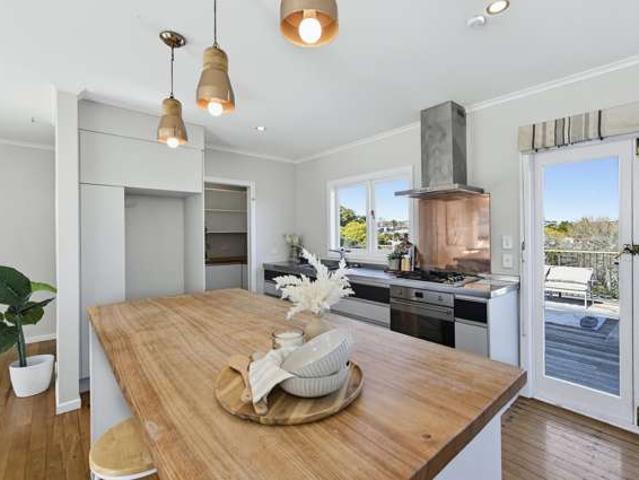 House for sale in Omokoroa, Bay Of Plenty